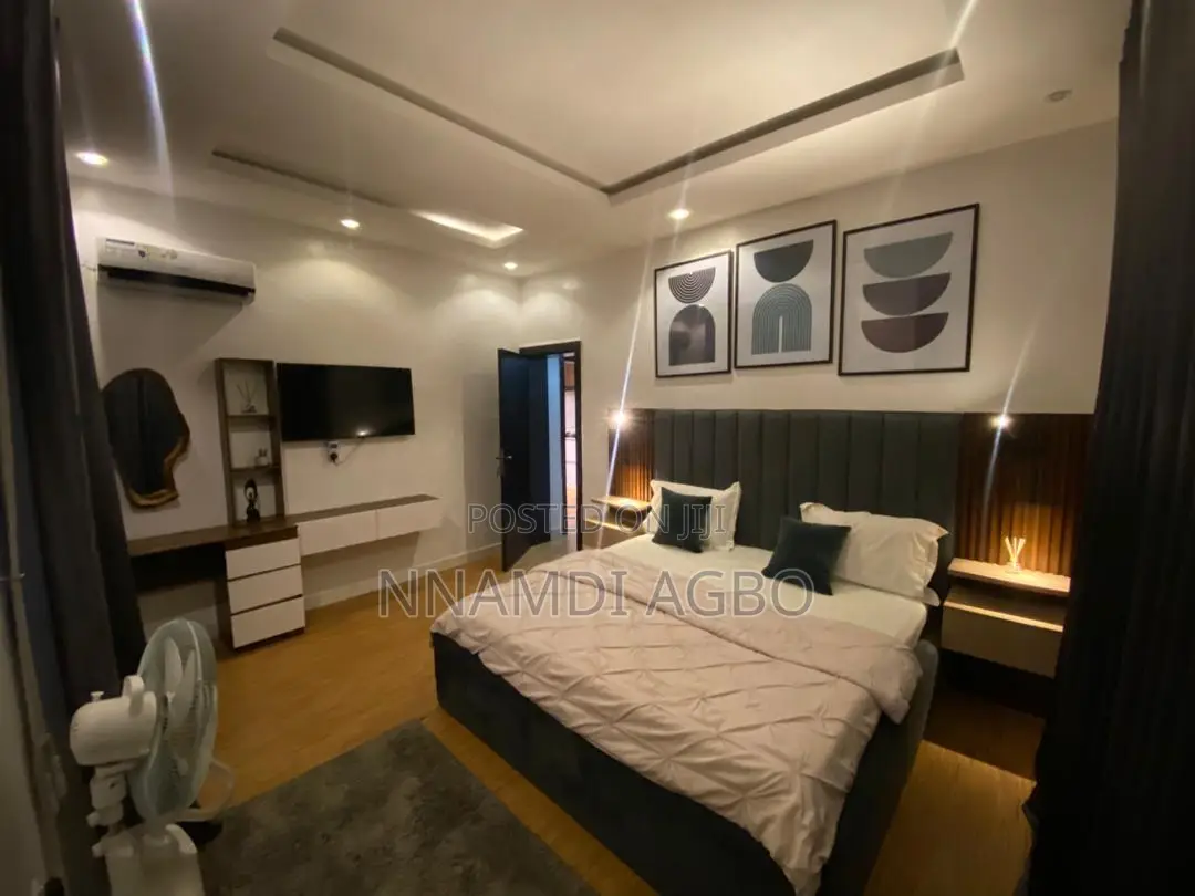 Furnished 1bdrm Apartment in Adekunle for sale in Adekunle