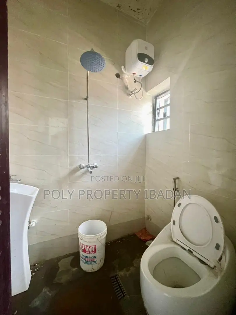 2bdrm Apartment in Kolapo Ishola Gra, Ibadan for rent in Ibadan