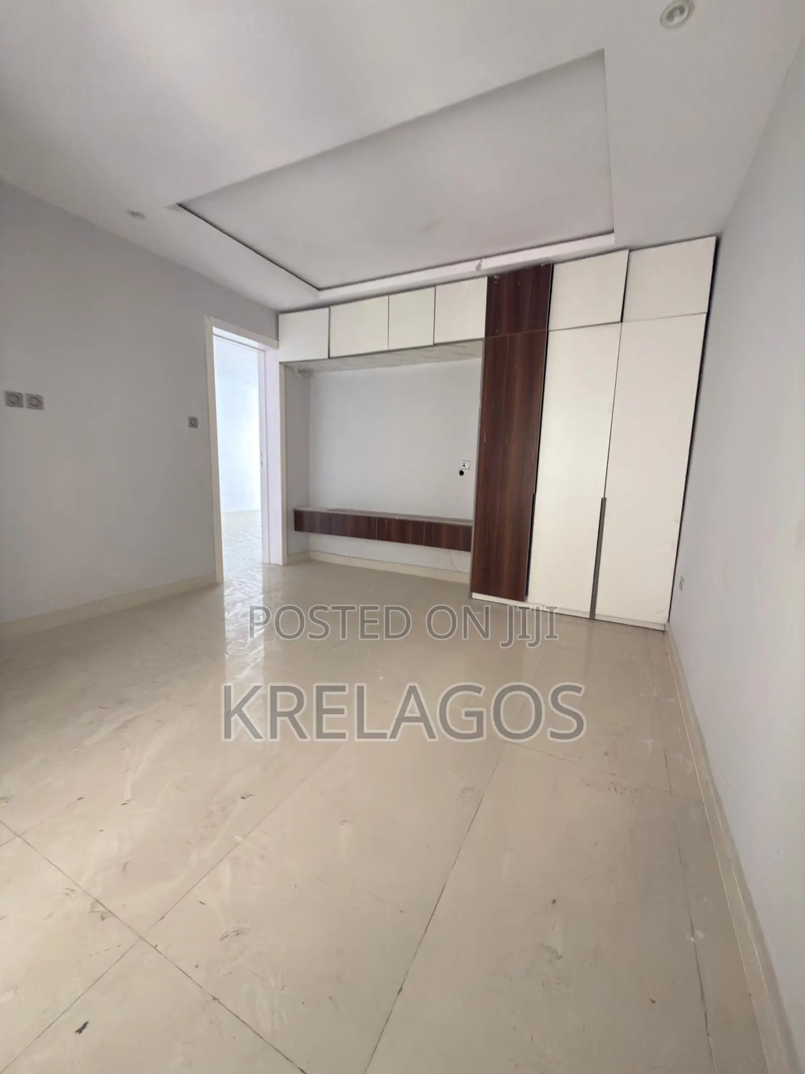 3bdrm Duplex in Ikate for sale in Ikate