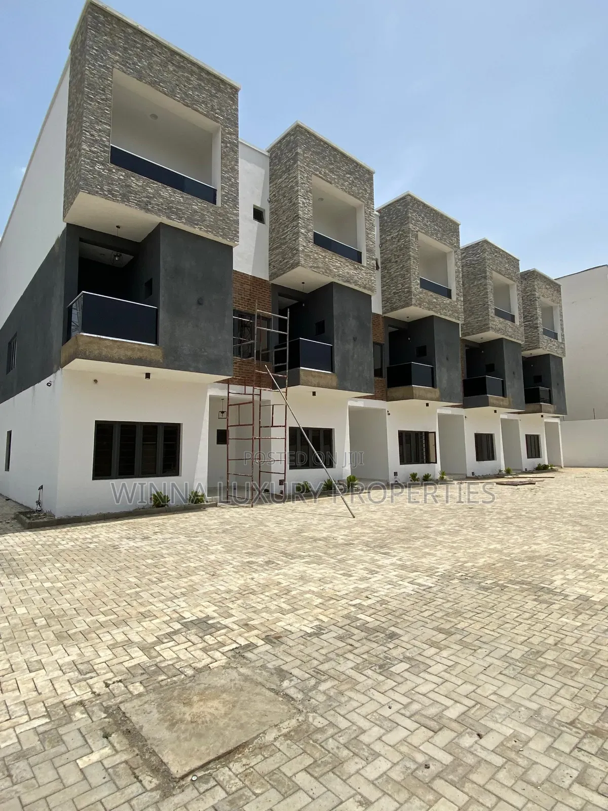 5bdrm Townhouse/Terrace in Jahi By Summit Bank for sale in Jahi