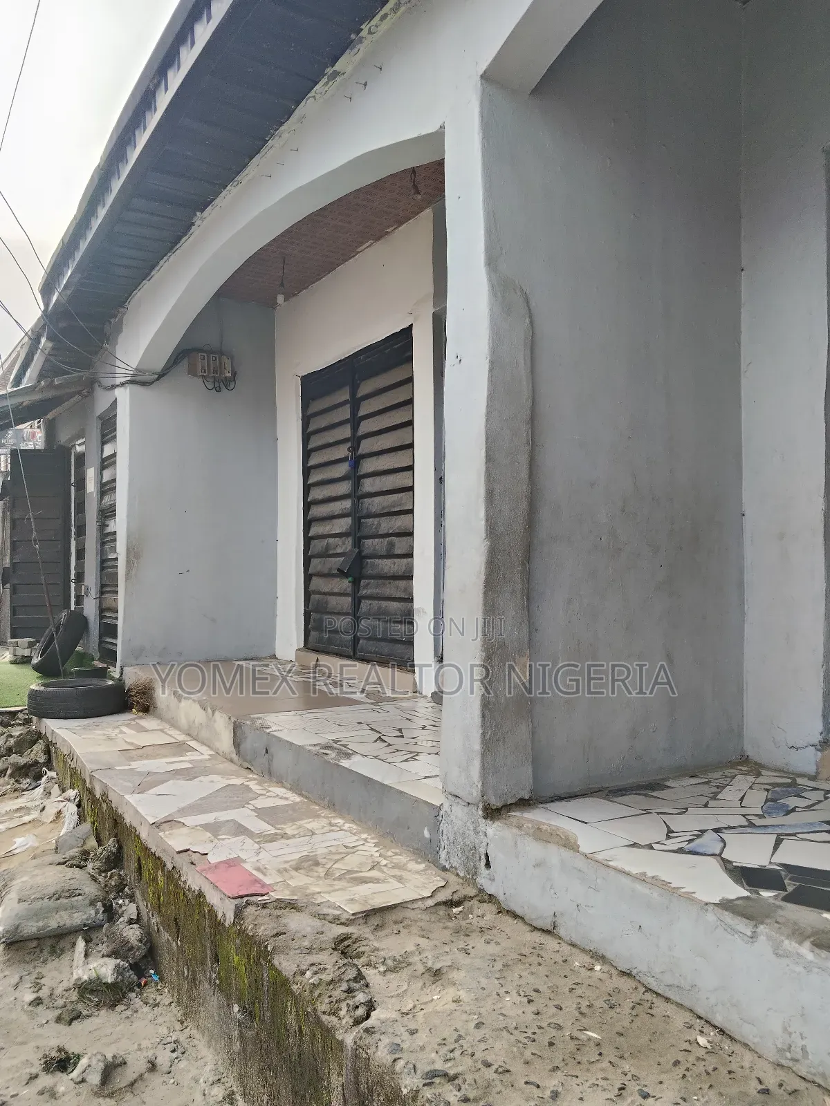 Shop To Let On A Major Street In Igbojia-shapati in Bogije