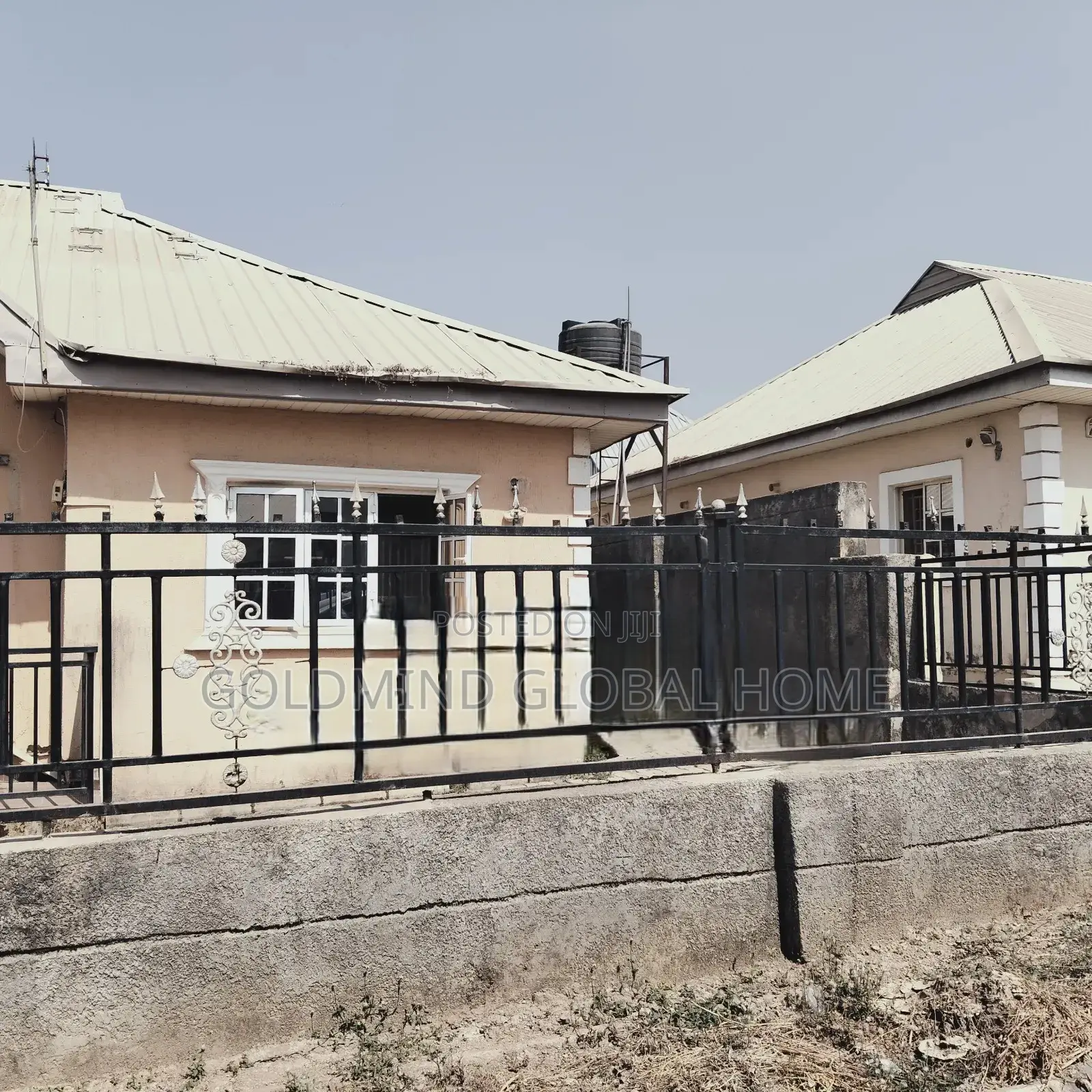 4bdrm Bungalow in Lugbe District. for sale in Sabon Lugbe