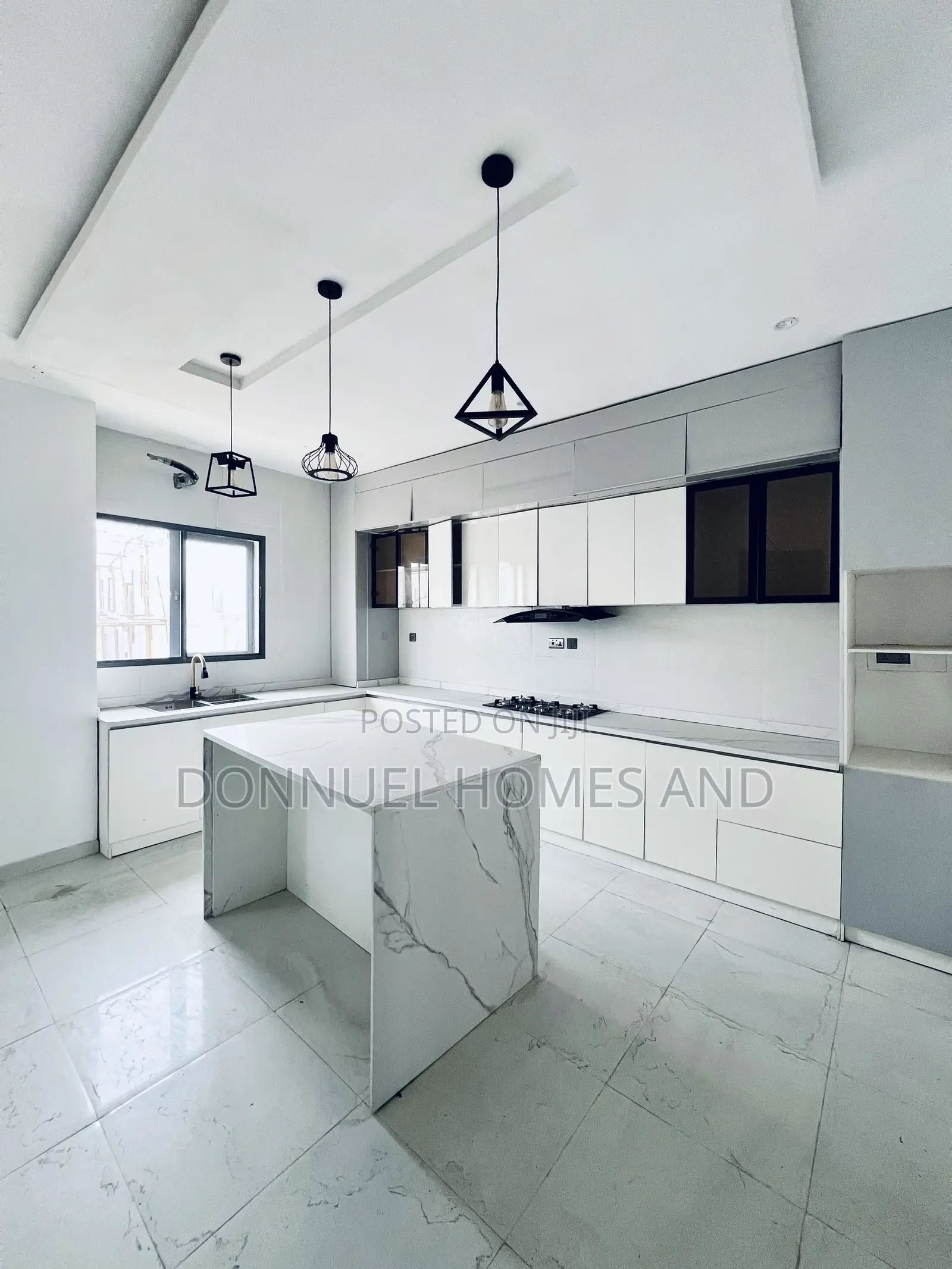 4bdrm Townhouse / Terrace in Lekki Expressway for rent in Lekki Expressway