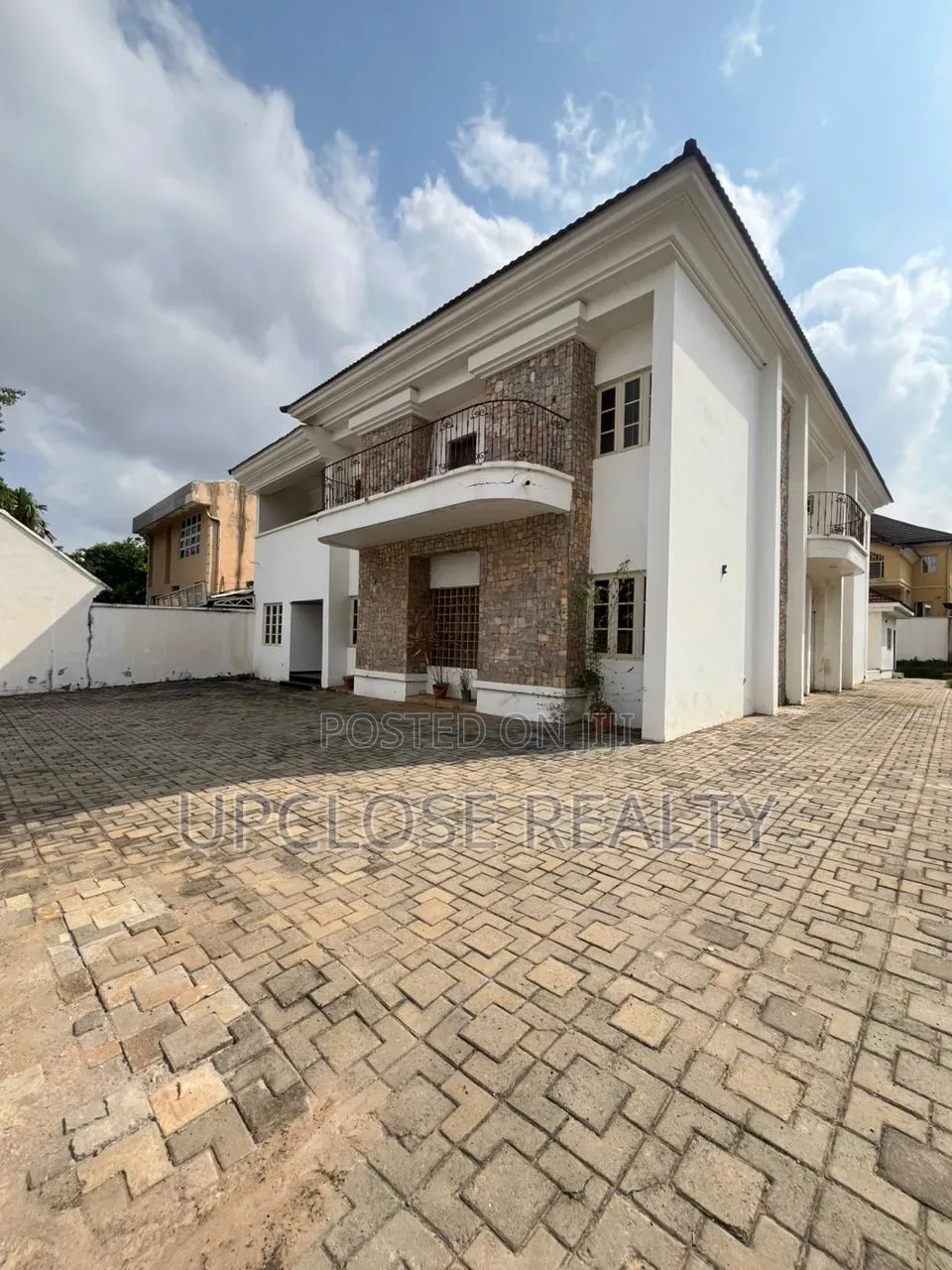 5bdrm Duplex in Apo Resettlement for sale in Apo Resettlement