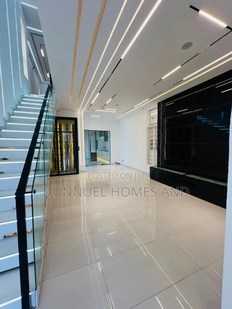 5bdrm Duplex in Ologolo for sale in Ologolo