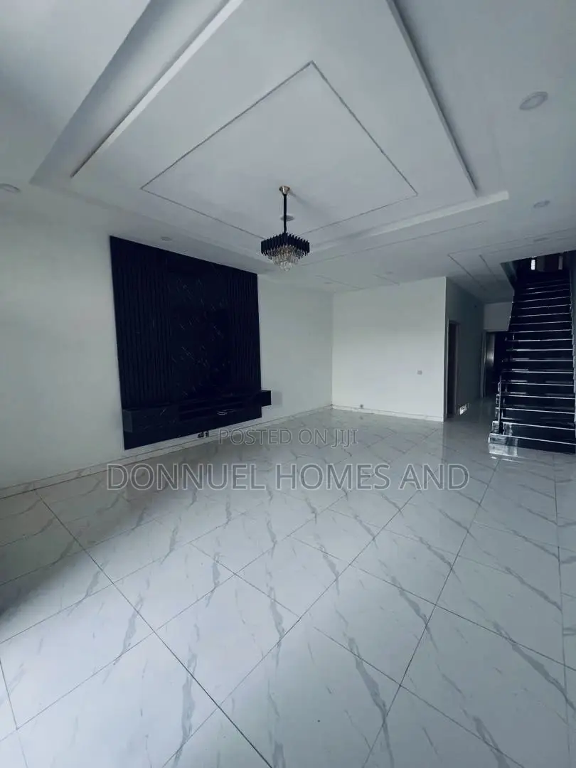 4bdrm Townhouse / Terrace in Ikota for rent in Ikota