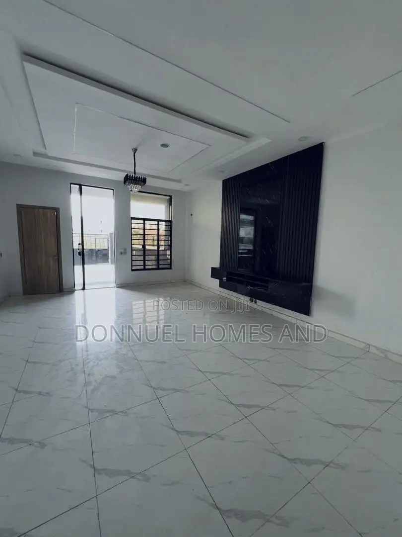 4bdrm Townhouse / Terrace in Ikota for rent in Ikota