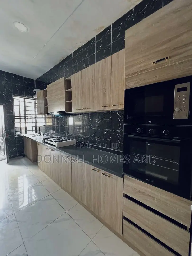 4bdrm Townhouse / Terrace in Ikota for rent in Ikota