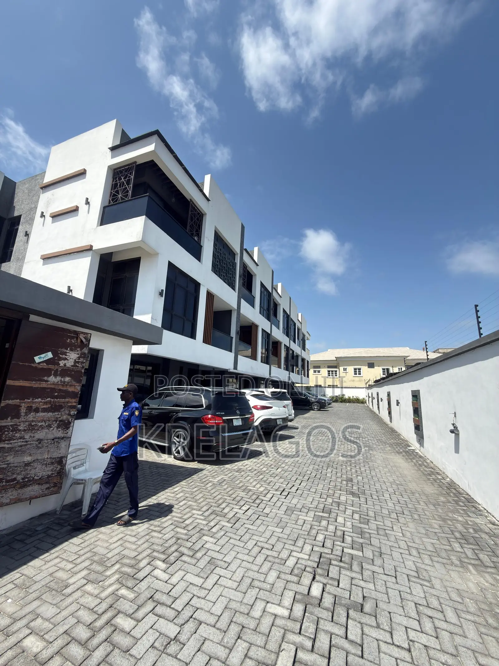 4bdrm Duplex in Lekki Phase 1 for rent in Lekki Phase 1