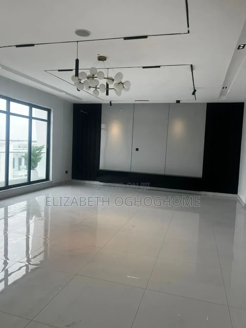 6bdrm Duplex in Chevron for sale in Chevron