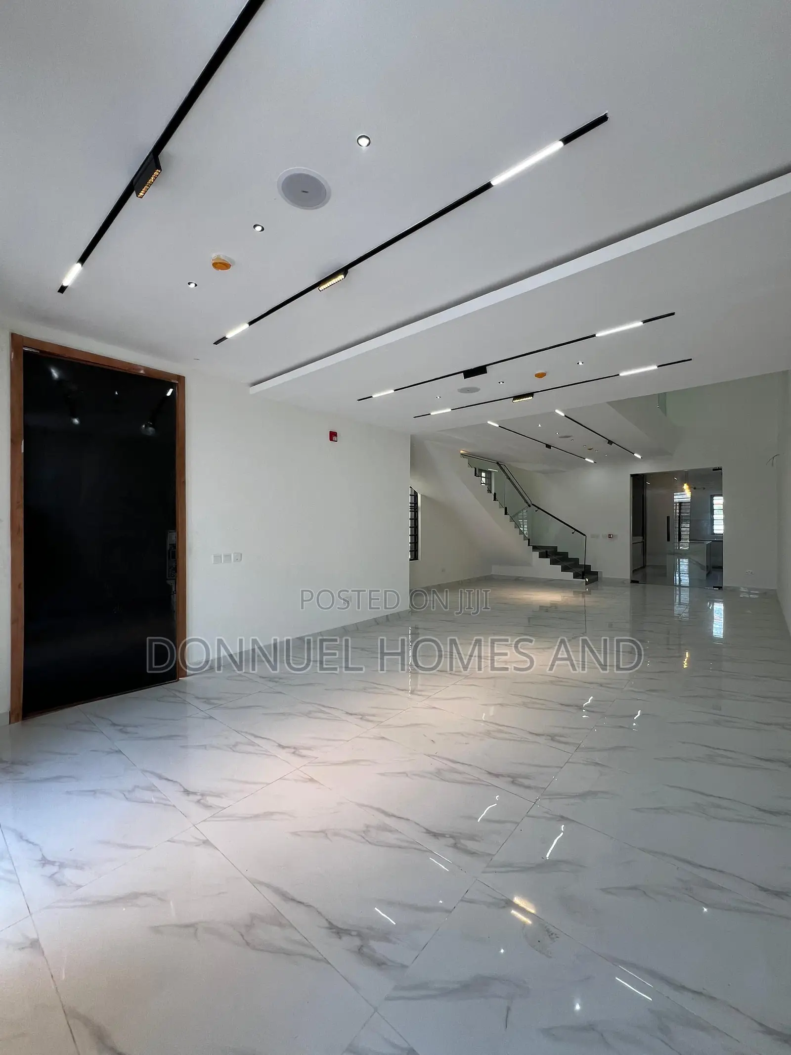 4bdrm Duplex in Lekki Expressway for sale in Lekki Expressway