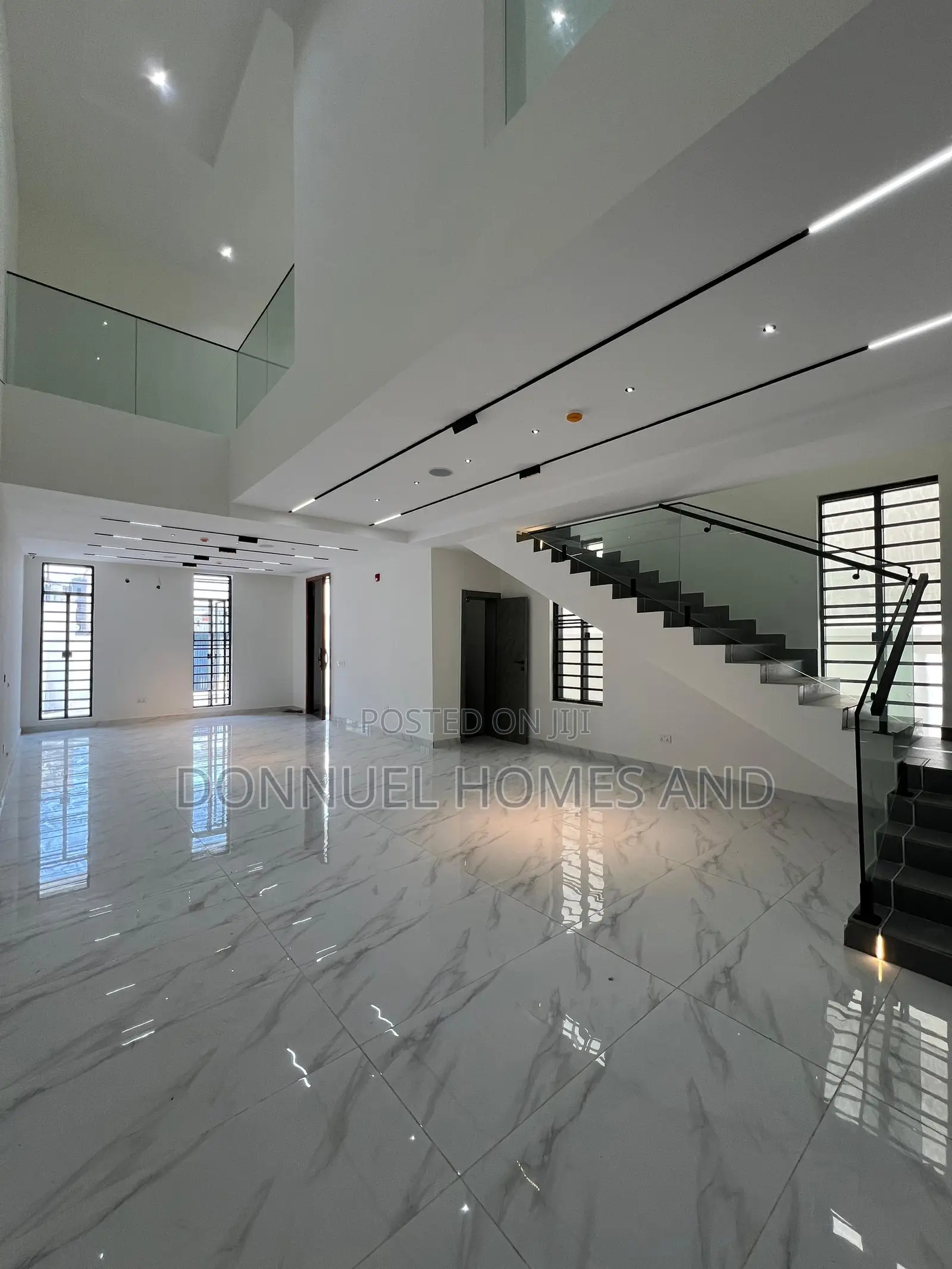 4bdrm Duplex in Lekki Expressway for sale in Lekki Expressway