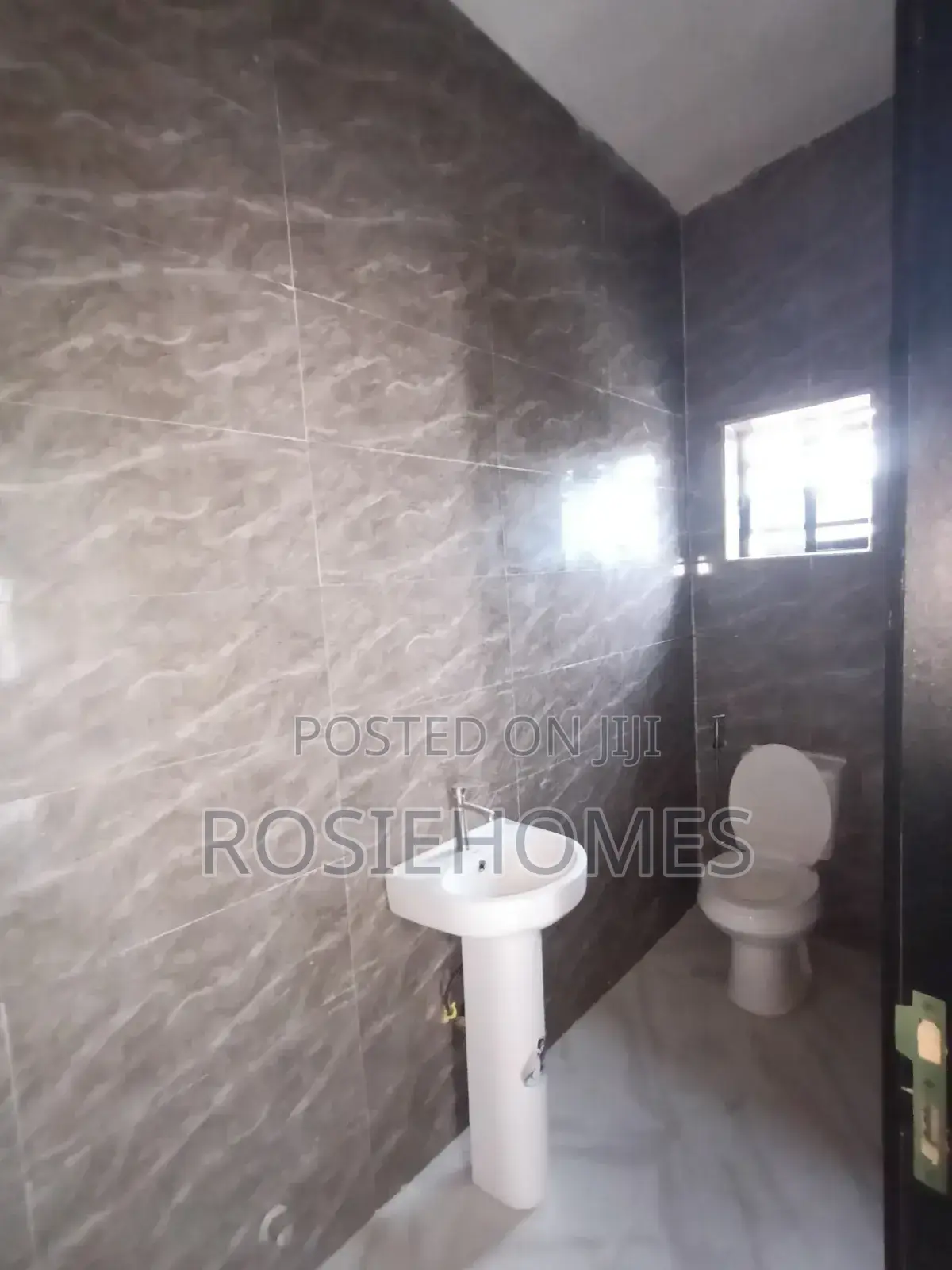 2bdrm Block of Flats in Treasure Estate, Sangotedo for sale in Sangotedo