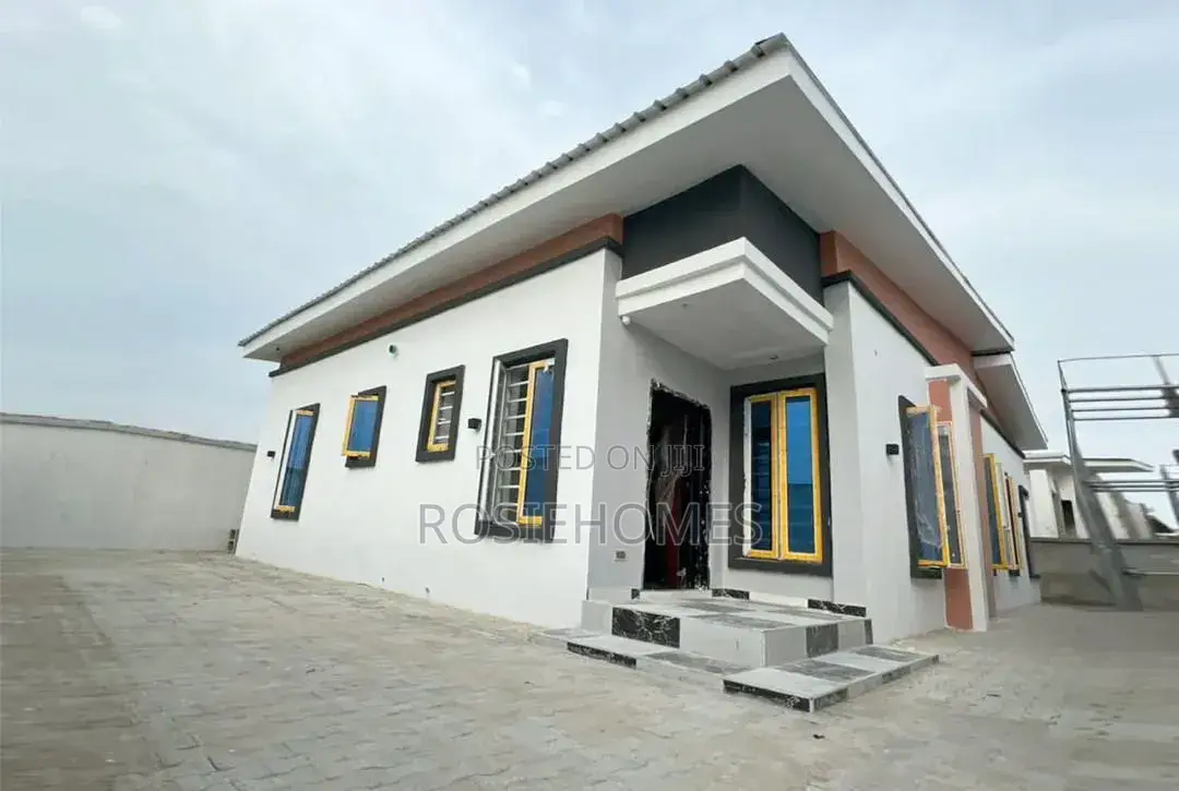 3bdrm Bungalow in View Estate, Olokonla for sale in Olokonla