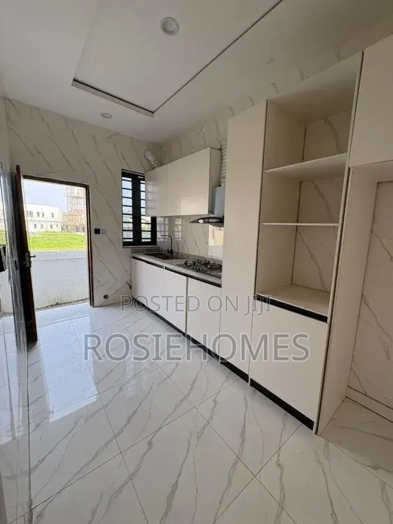 3bdrm Bungalow in View Estate, Olokonla for sale in Olokonla