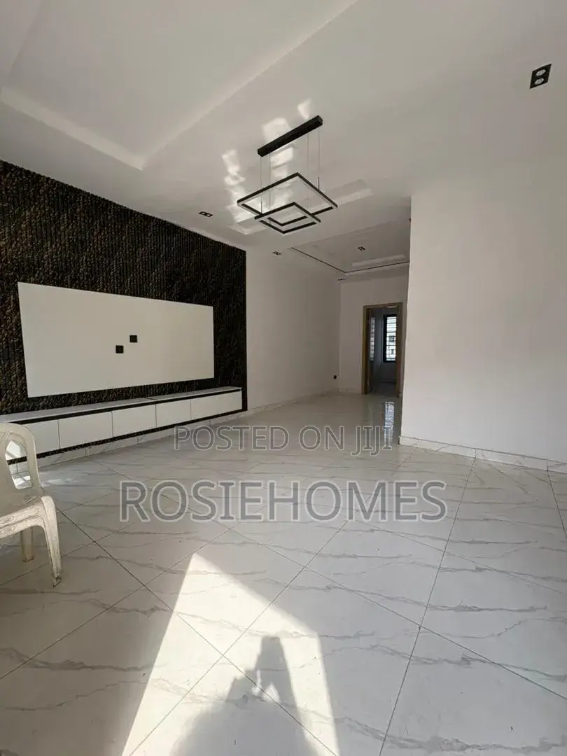 3bdrm Bungalow in View Estate, Olokonla for sale in Olokonla