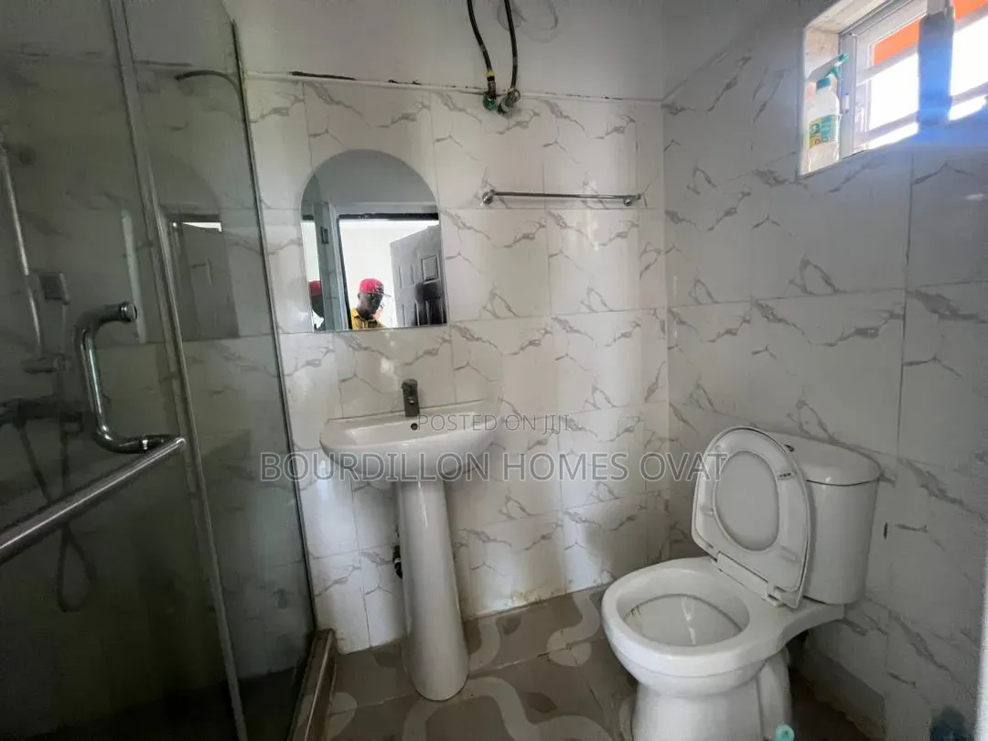 4bdrm Duplex in Ikota Villa Estate for rent in Ikota