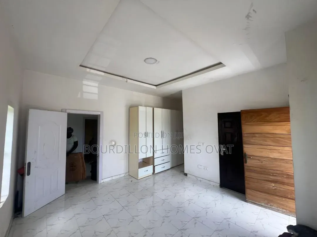 4bdrm Duplex in Ikota Villa Estate for rent in Ikota