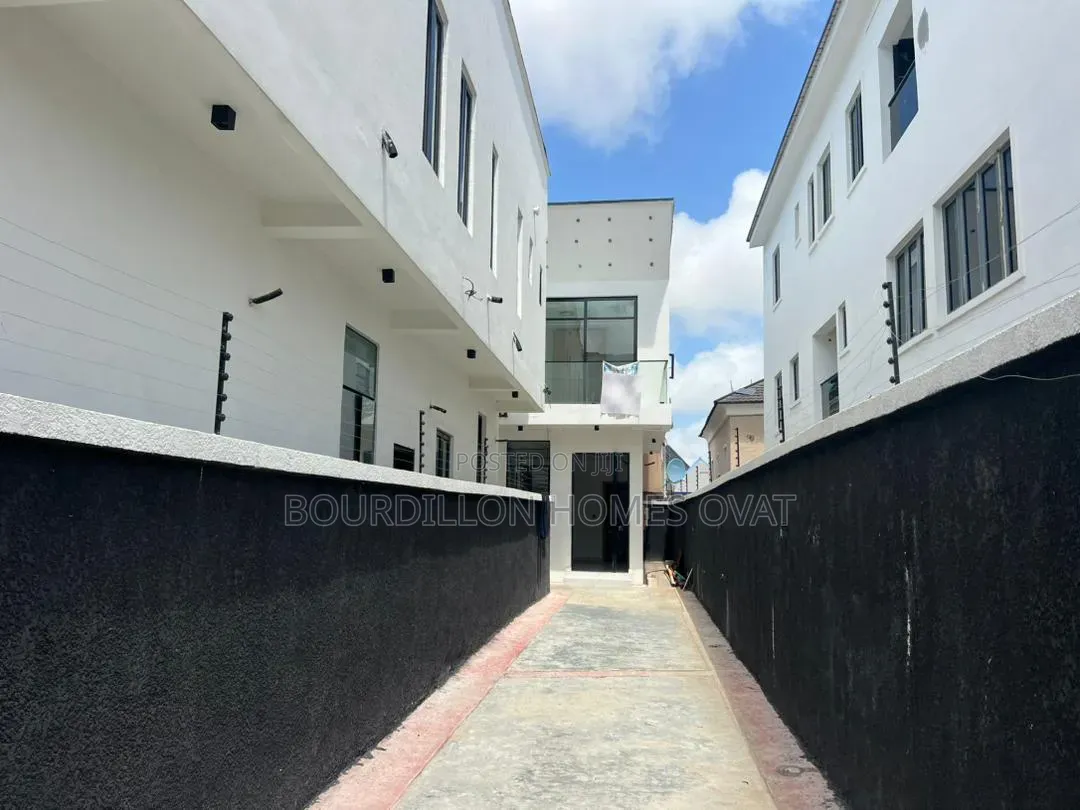 4bdrm Duplex in Ikota Lekki Lagos for sale in Ikota