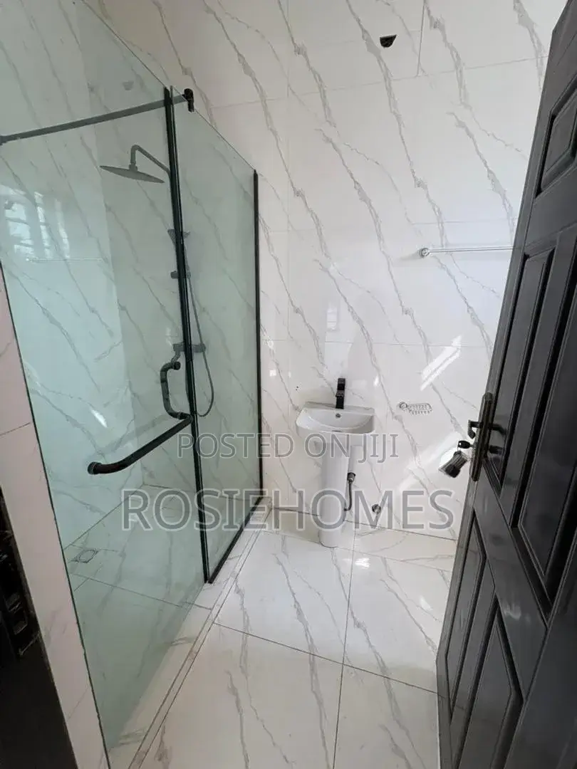 3bdrm Duplex in View Estate for rent in Abraham Adesanya Estate