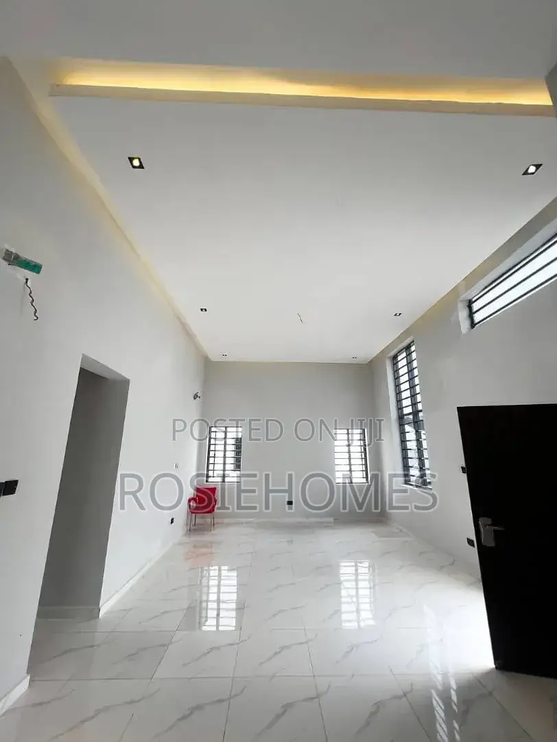 3bdrm Duplex in View Estate for rent in Abraham Adesanya Estate