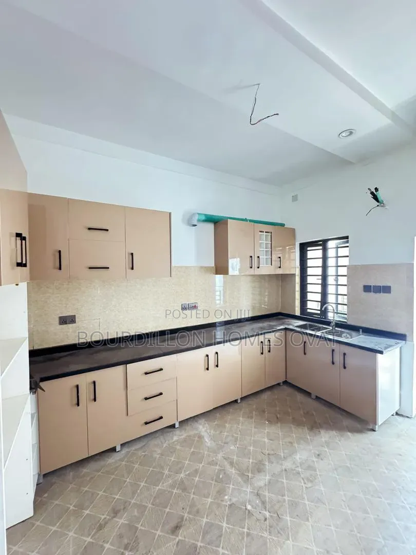 4bdrm Duplex in Ikota Lekki Lagos for sale in Ikota