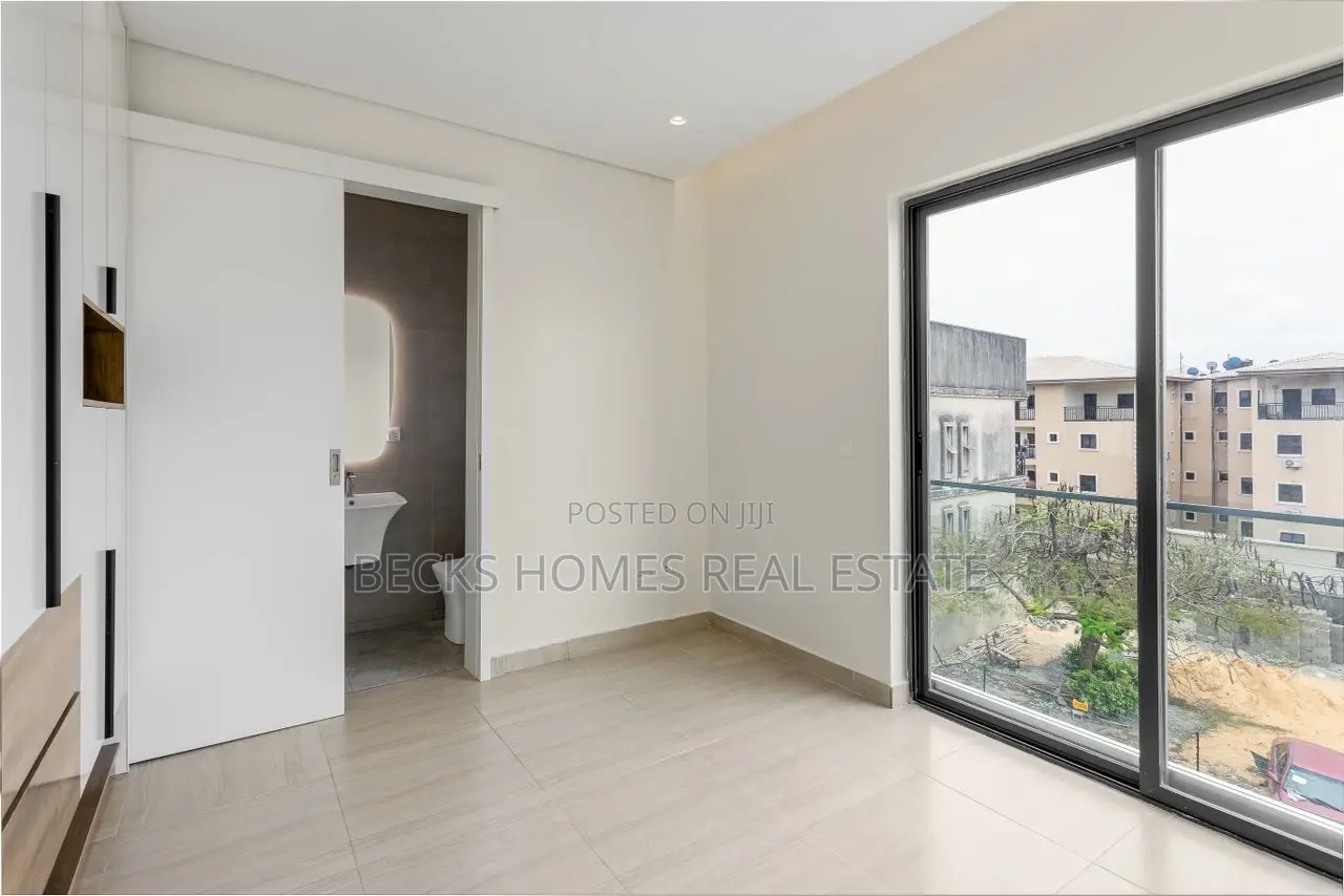 Furnished 5bdrm Duplex in Parkview Estate for sale in Parkview Estate