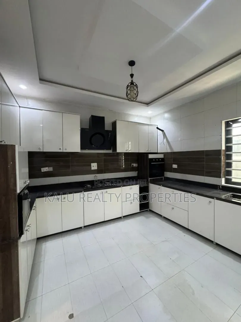 5bdrm Duplex in Ikate for rent in Ikate-Elegushi