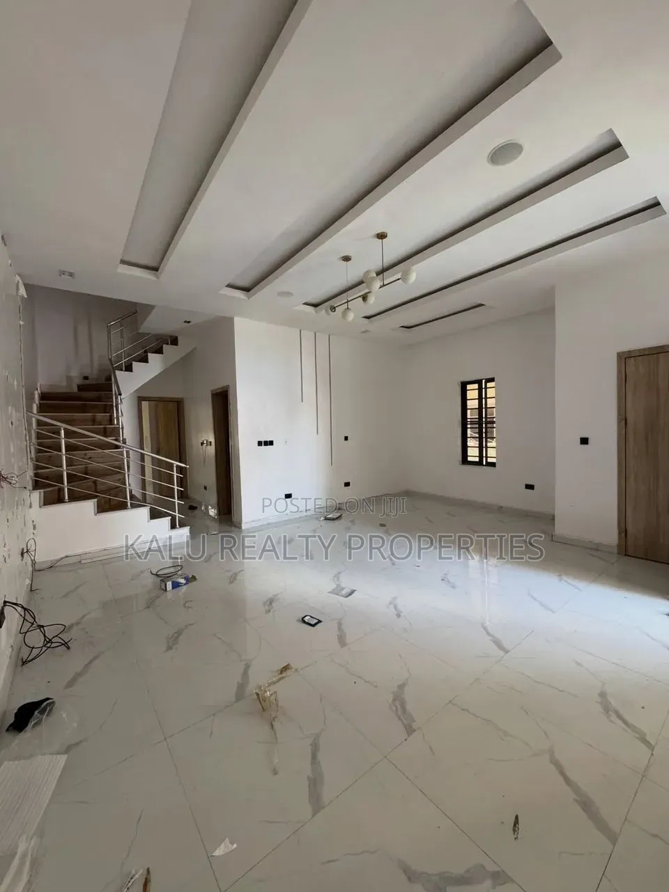 4bdrm Duplex in Idado for rent in Idado