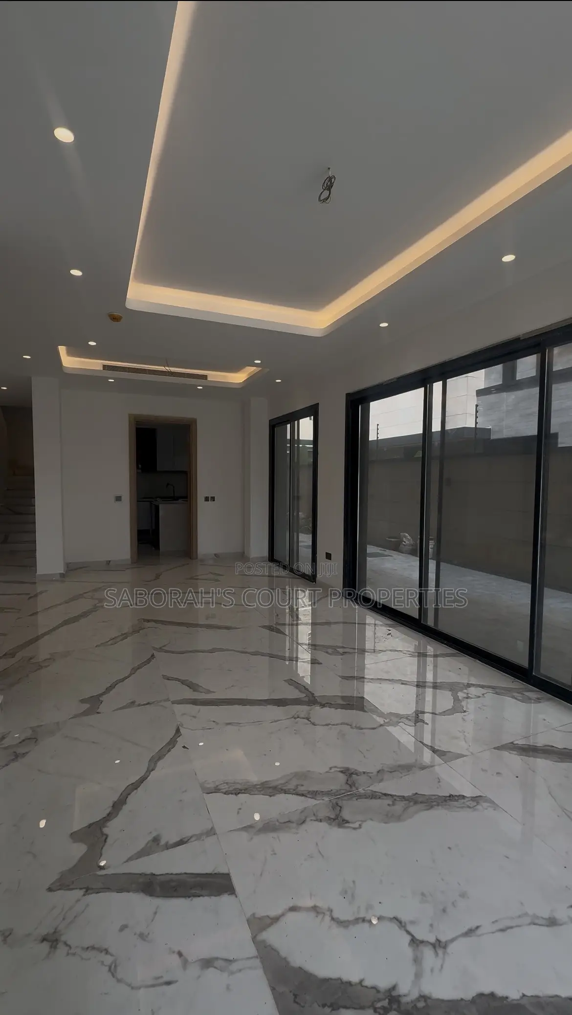 Furnished 5bdrm Duplex in Banana Island for sale in Banana Island