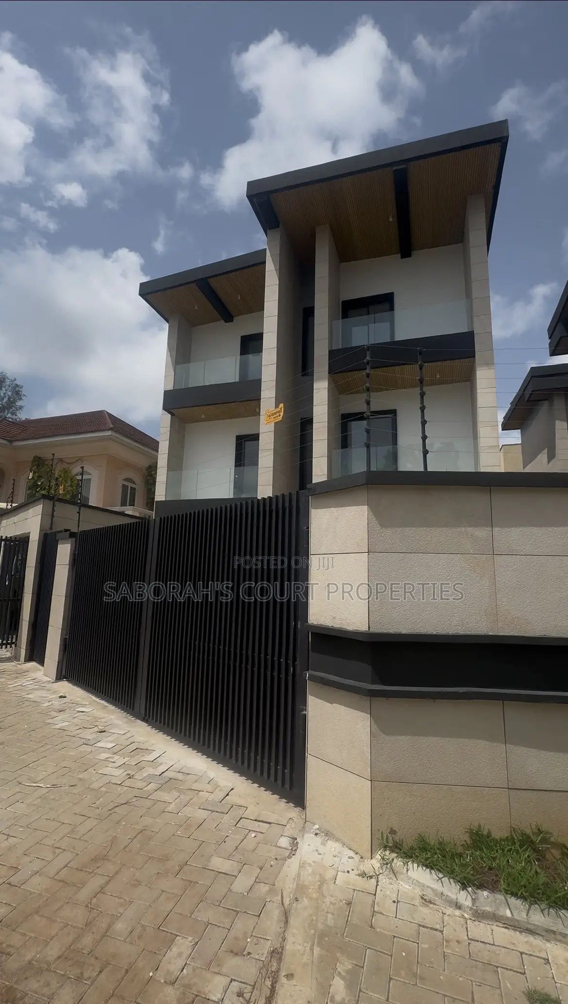 Furnished 5bdrm Duplex in Banana Island for sale in Banana Island