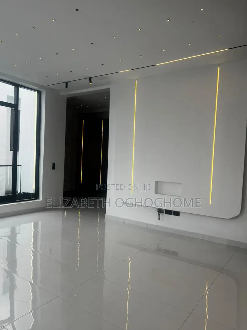 Furnished 5bdrm Duplex in Chevron for sale in Chevron