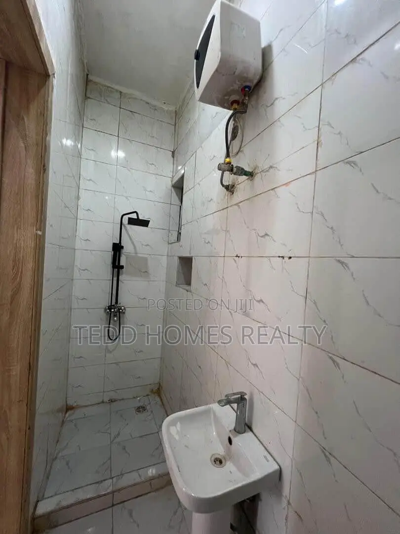 2bdrm Apartment in Ikate, Ilasan for rent in Ilasan