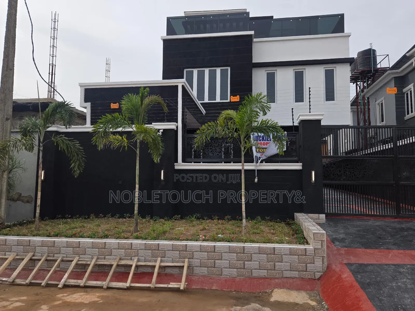 4bdrm Duplex in Egbeda Lagos for sale in Egbeda