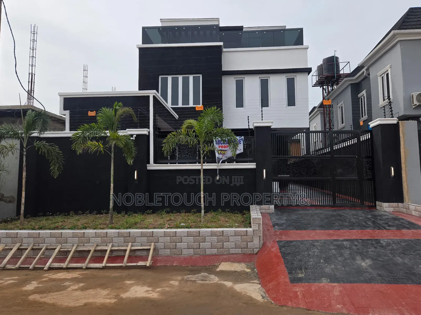 4bdrm Duplex in Egbeda Lagos for sale in Egbeda