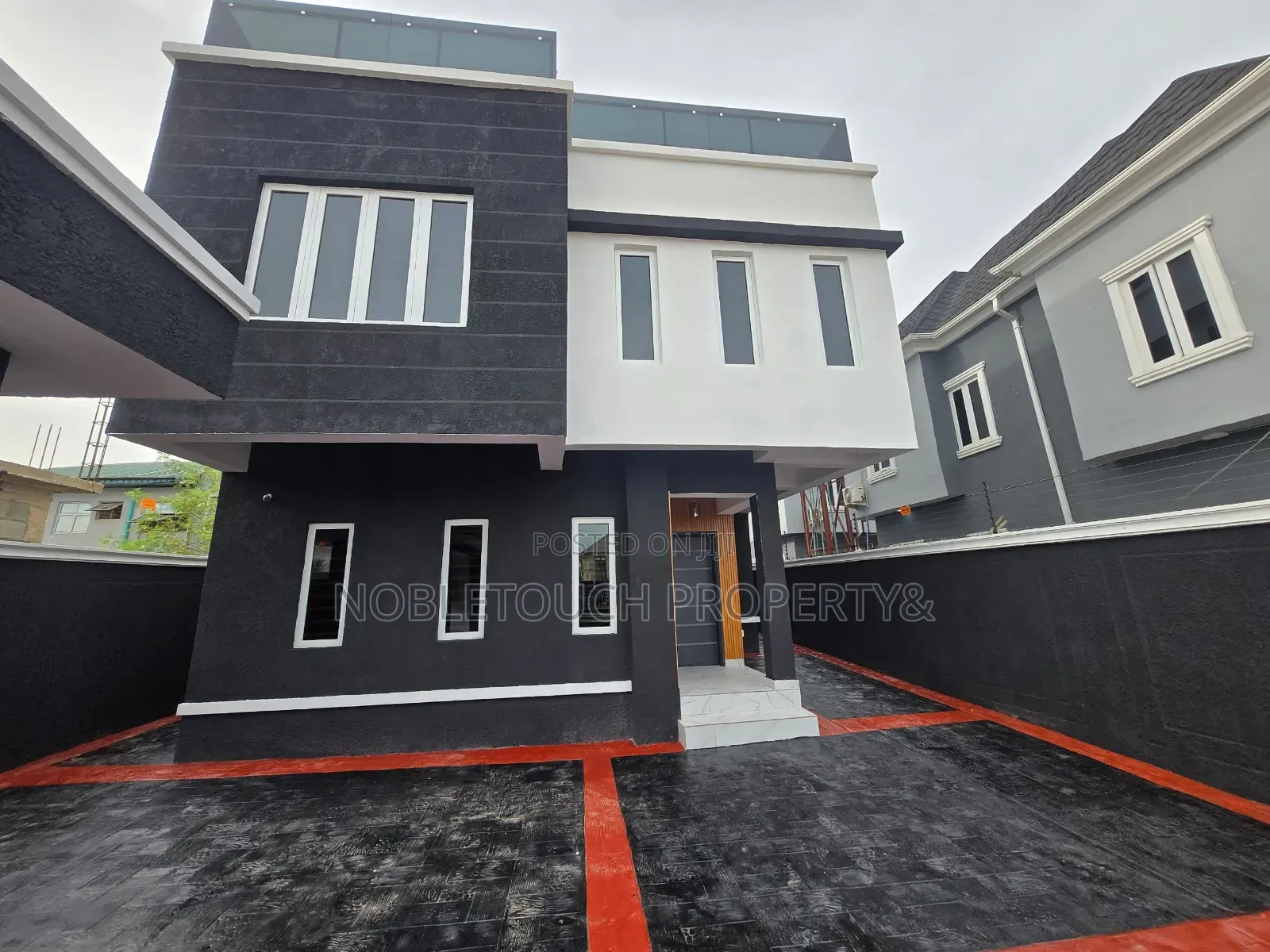 4bdrm Duplex in Egbeda Lagos for sale in Egbeda