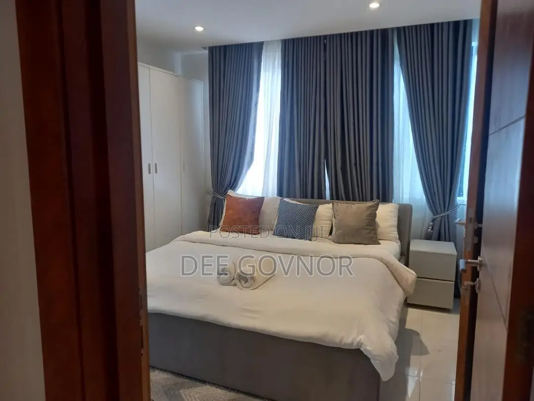 2bdrm Block of Flats in V I, Adeola Odeku for sale in Adeola Odeku