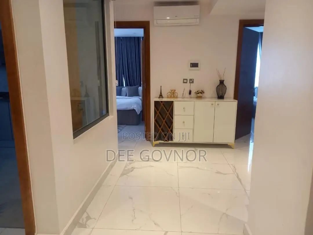 2bdrm Block of Flats in V I, Adeola Odeku for sale in Adeola Odeku