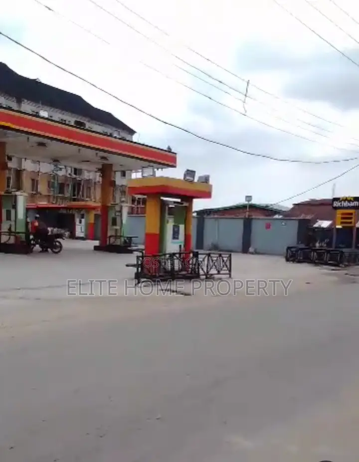Filling Station for Sale in Itire