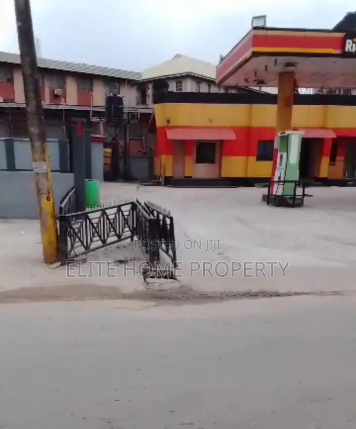 Filling Station for Sale in Itire
