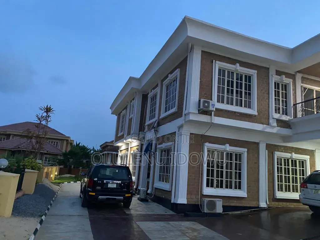 Furnished 7bdrm Duplex in Amen Estate Phase1, Adeniyi Jones for sale in Adeniyi Jones