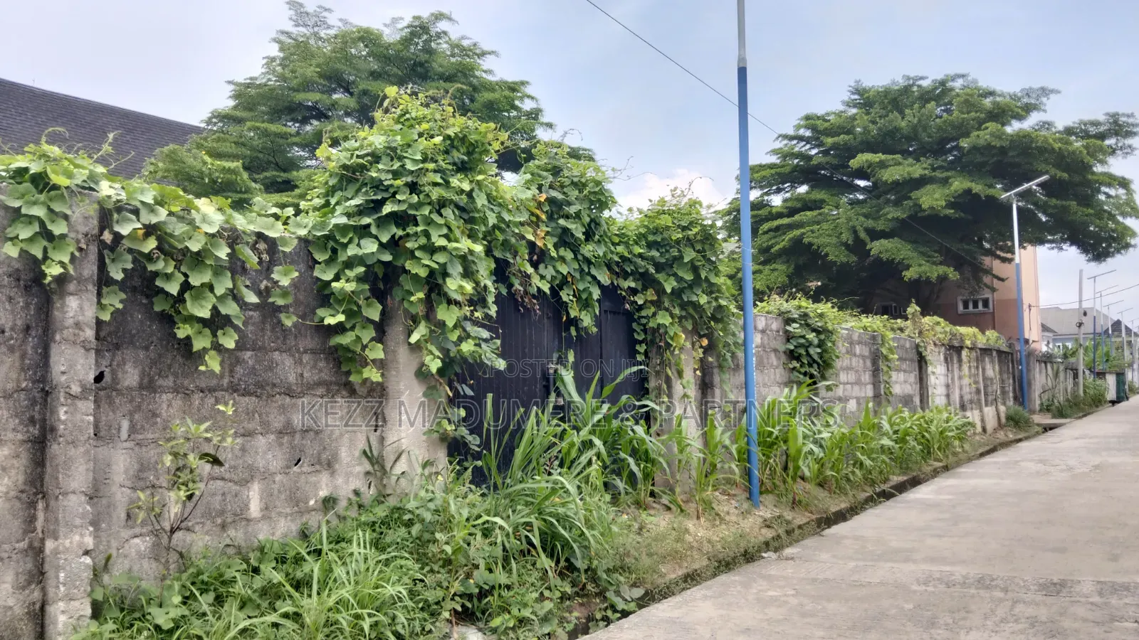 For Sale : Fenced 100% Dried Plot at Cedarwood Gardens Estate, Ph in Rukpokwu