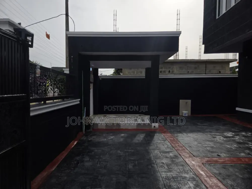 4bdrm Duplex in Gowon, Egbeda for sale in Egbeda