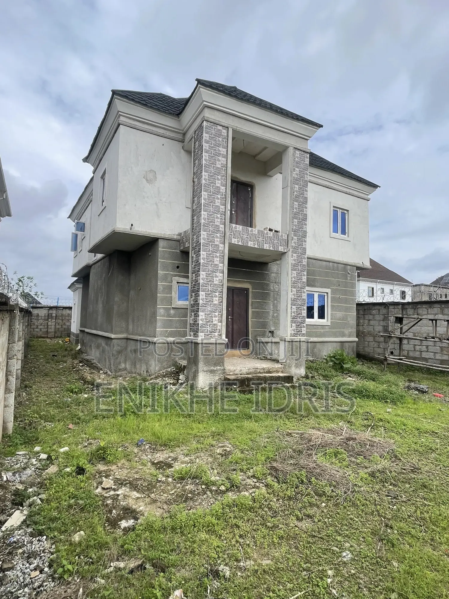 4bdrm Duplex in Coon Estate, Sabon Lugbe for sale in Sabon Lugbe