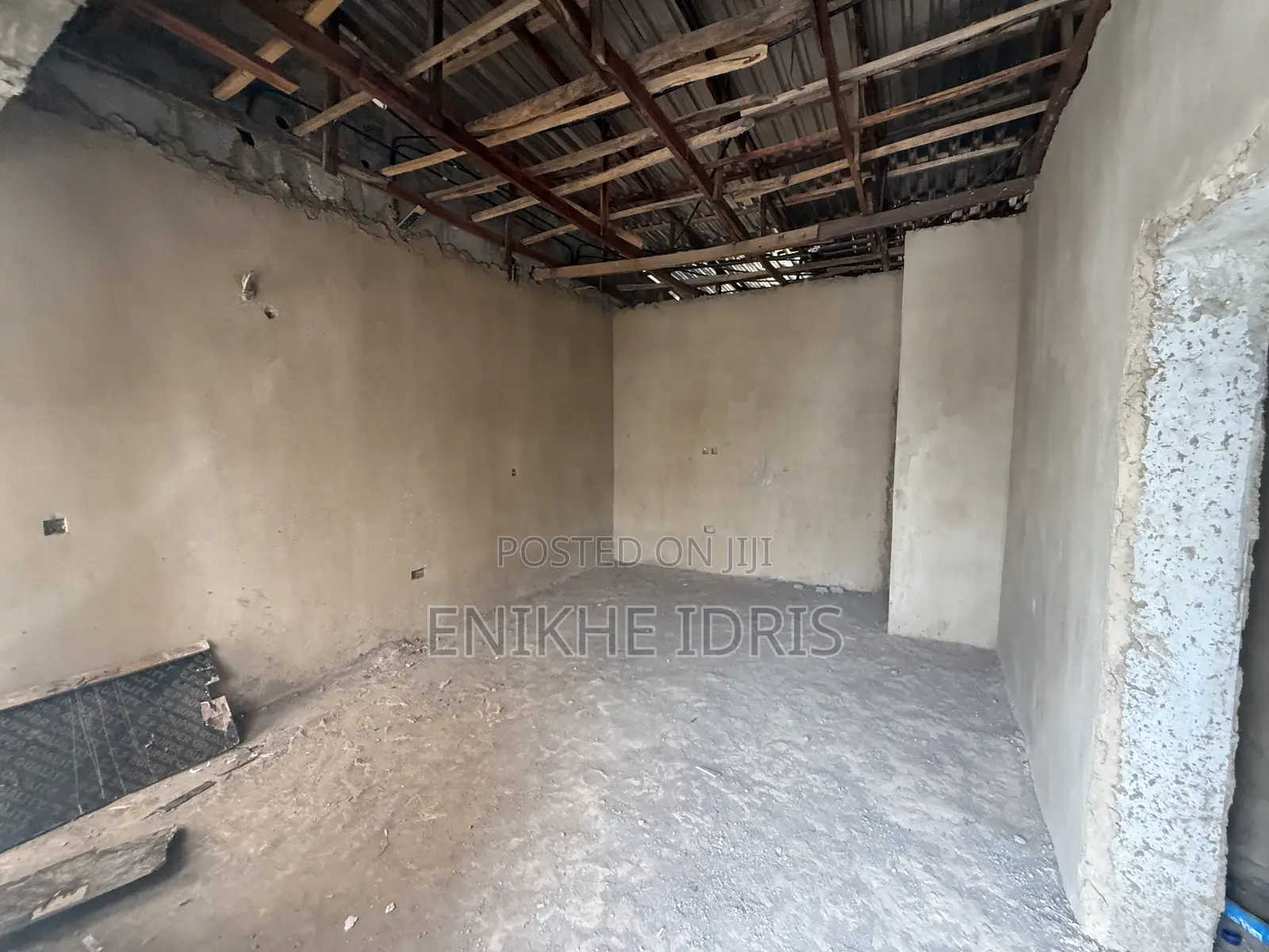 3bdrm Townhouse/Terrace in Esther Court, Sabon Lugbe for sale in Sabon Lugbe
