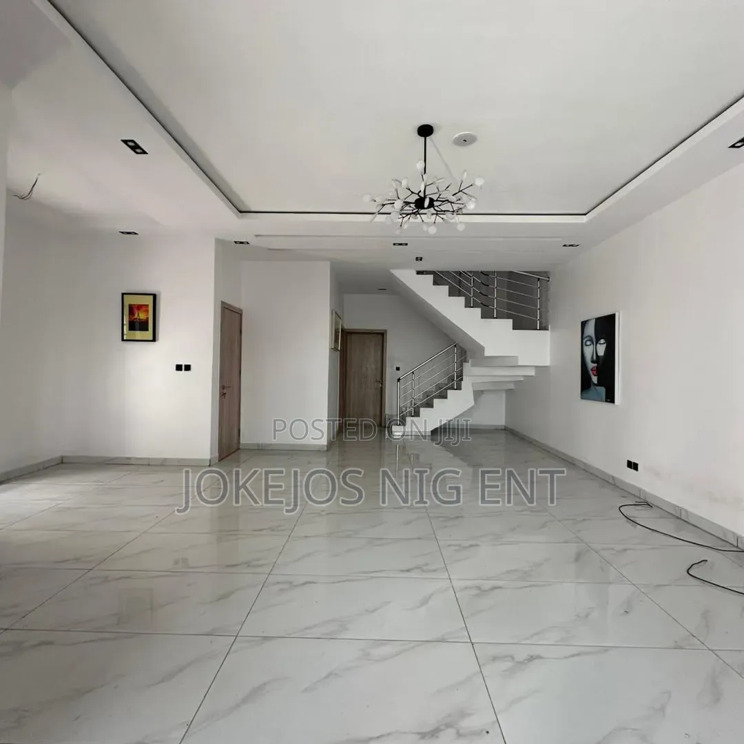 4bdrm Duplex in Ikate for sale in Ikate