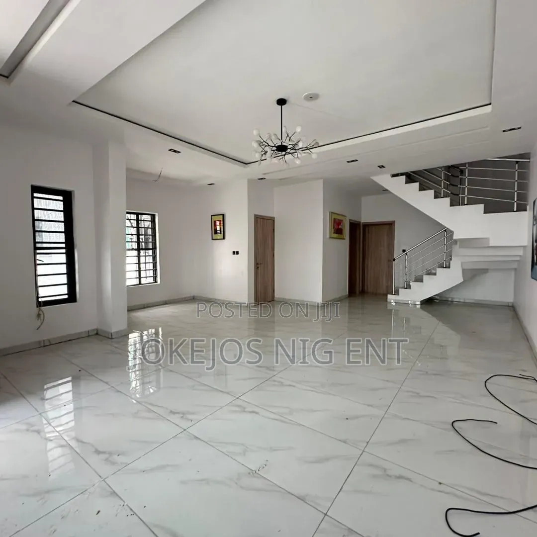 4bdrm Duplex in Ikate for sale in Ikate