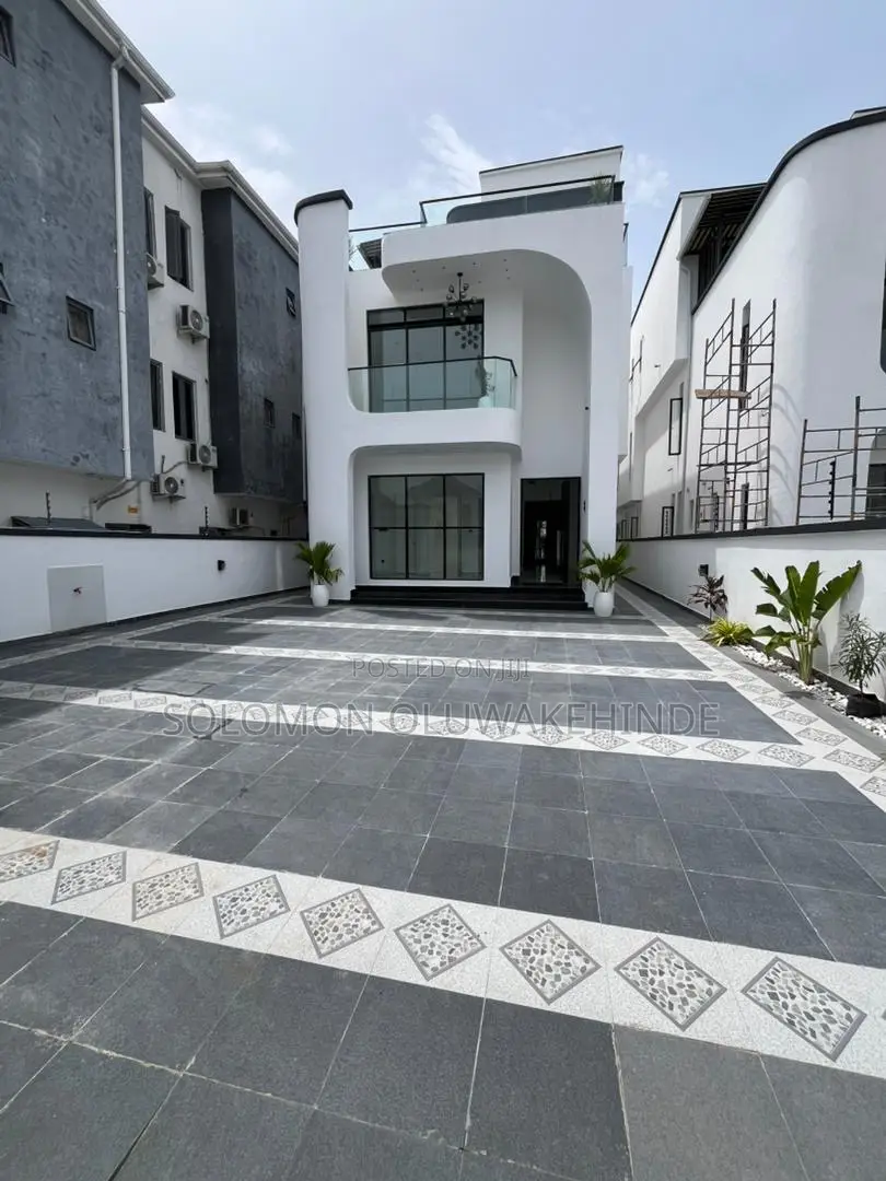 5bdrm Duplex in Ikate for sale in Ikate-Elegushi