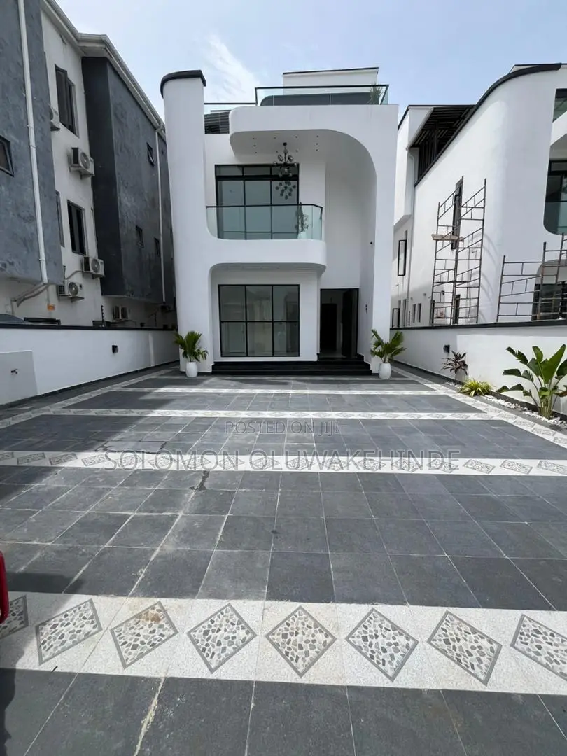 5bdrm Duplex in Ikate for sale in Ikate-Elegushi