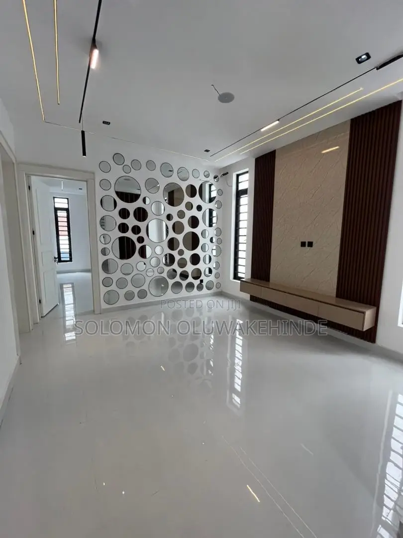 5bdrm Duplex in Ikate for sale in Ikate-Elegushi